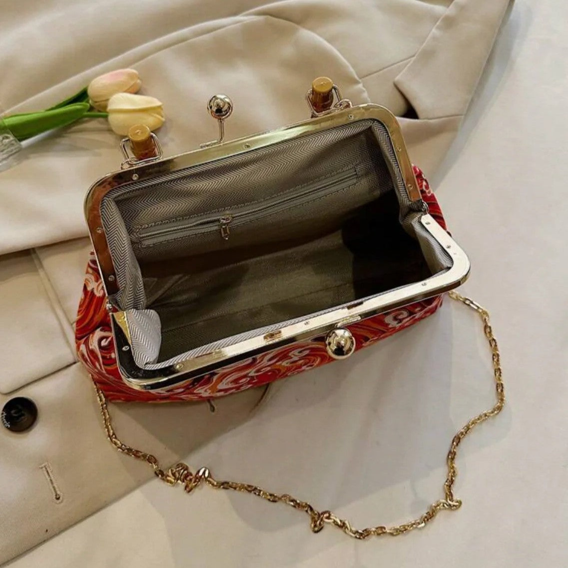 Vivid Scarlet Amber Swirl Wave Pattern Frame Pouch with Curved Natural Form Grip Arch And Linked Metal Chain Kiss Lock Bag