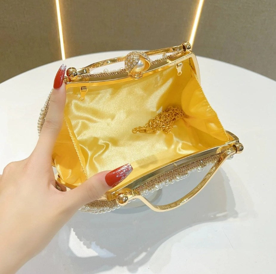 White Layered Bead Symmetrical Oval Pattern Frame Evening Pouch Warm Metallic Grip Arch Inner Linked Chain Kiss Lock